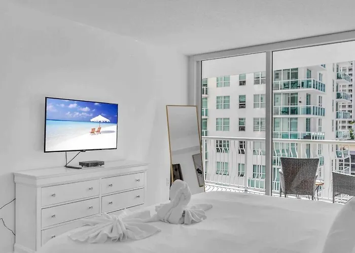 Lux 1 Bdr 1 Bth • Brickell • Pool & Ocean Views